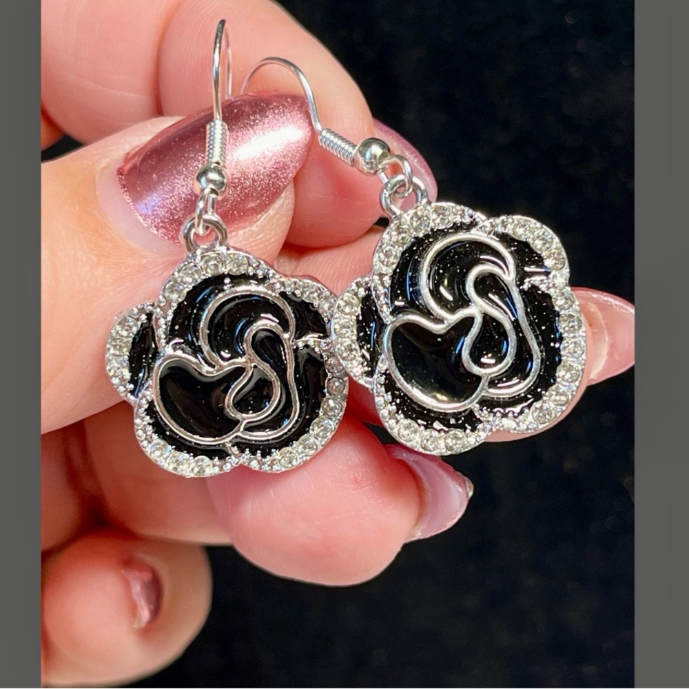 Black rose earring with silver and rhinestone accent